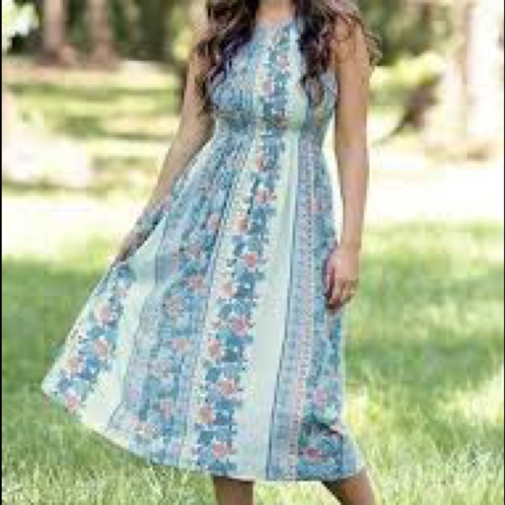 Beautiful NWT Matilda Jane Women’s Smocked Dress - M